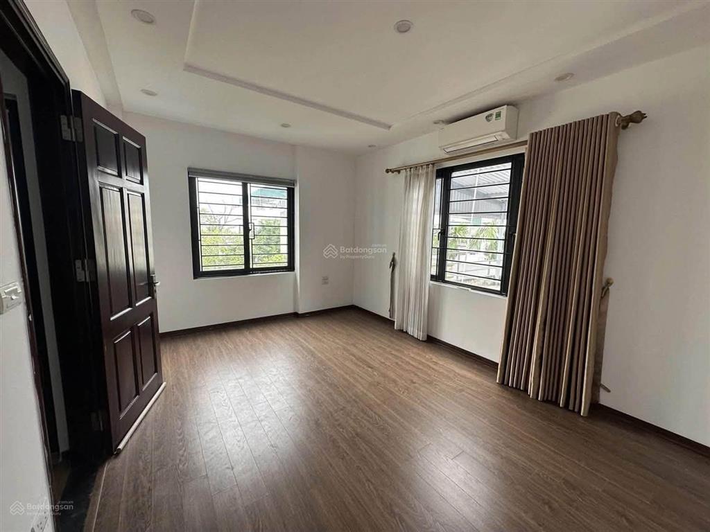 Gara ô tô! cho thuê nhà riêng phố nguyễn khang, ô tô vào nhà 50m2, 6t, làm vp, dạy học, kdol.