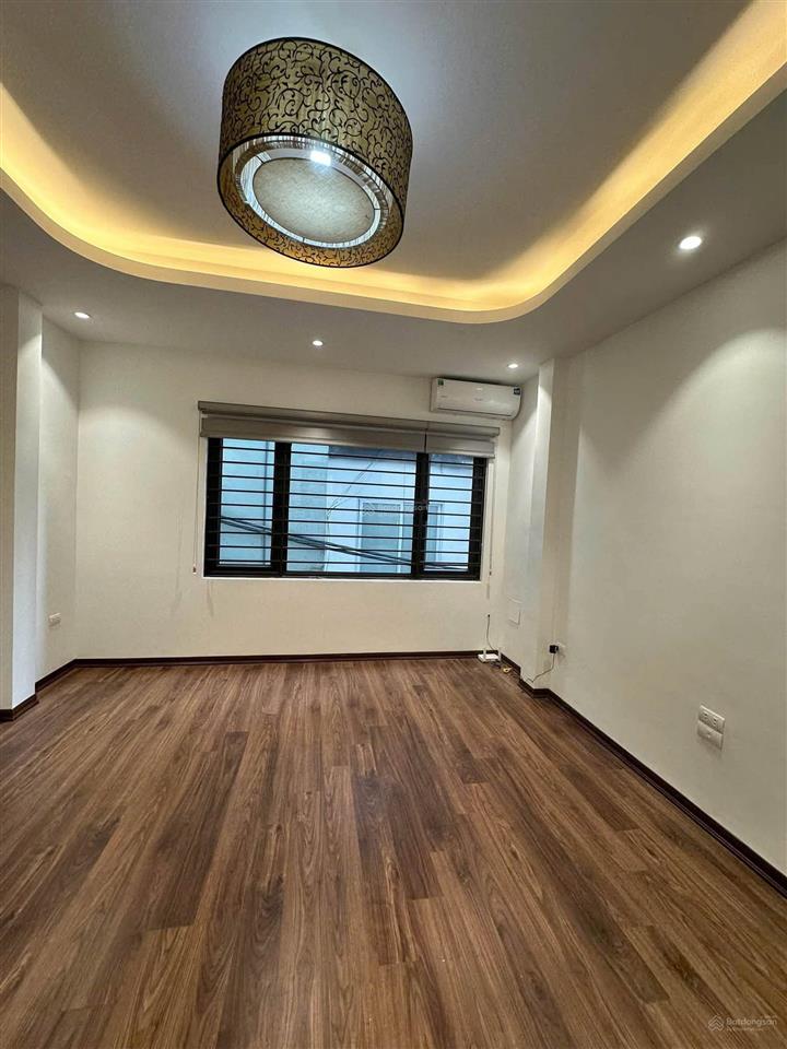 Đông sinh viên! cho thuê nhà phố trần quốc hoàn, 48m, 6t, làm vp, dạy học kết hợp ở.