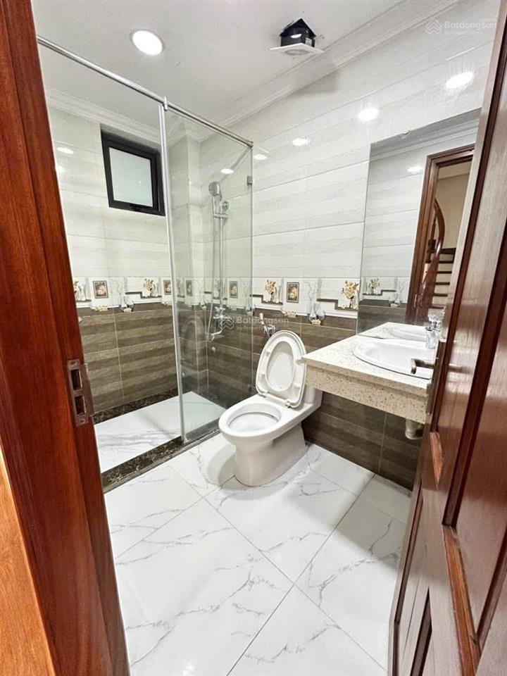 Đông sinh viên! cho thuê nhà phố trần quốc hoàn, 48m, 6t, làm vp, dạy học kết hợp ở.