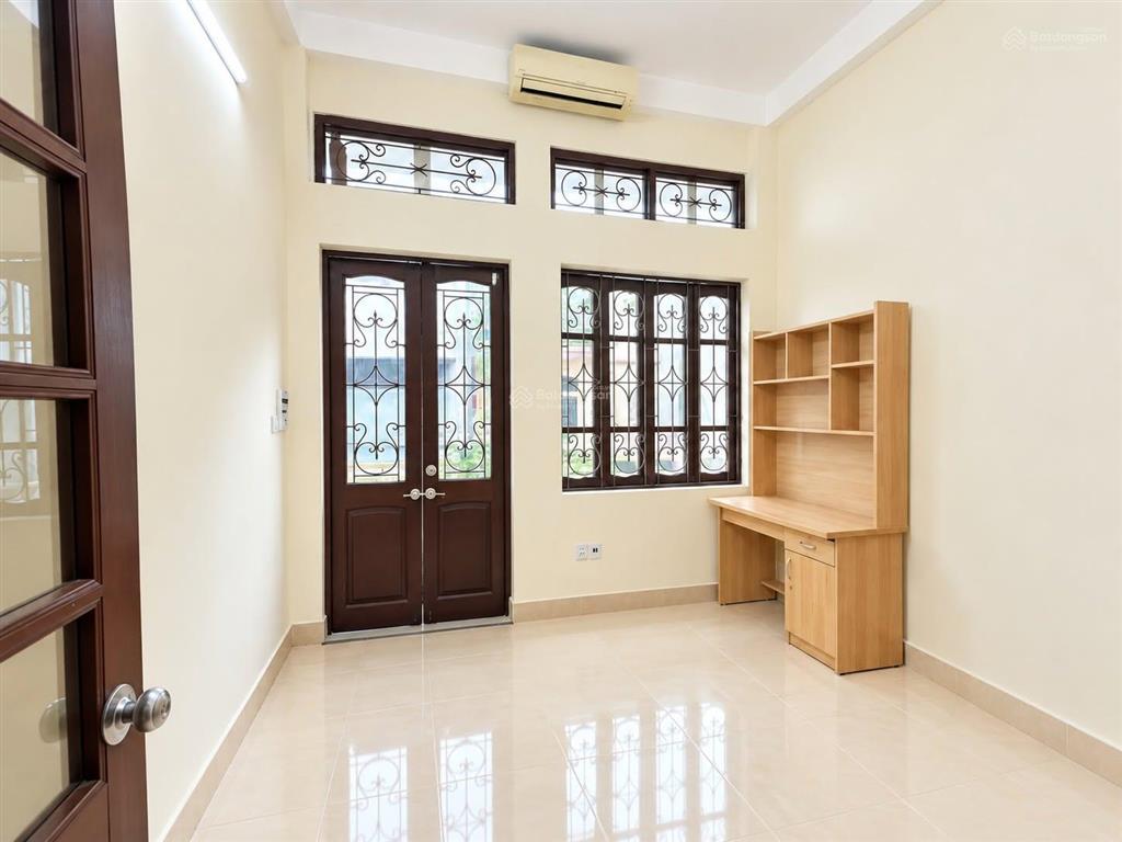 Đông sinh viên! cho thuê nhà phố trần quốc hoàn, 48m, 6t, làm vp, dạy học kết hợp ở.
