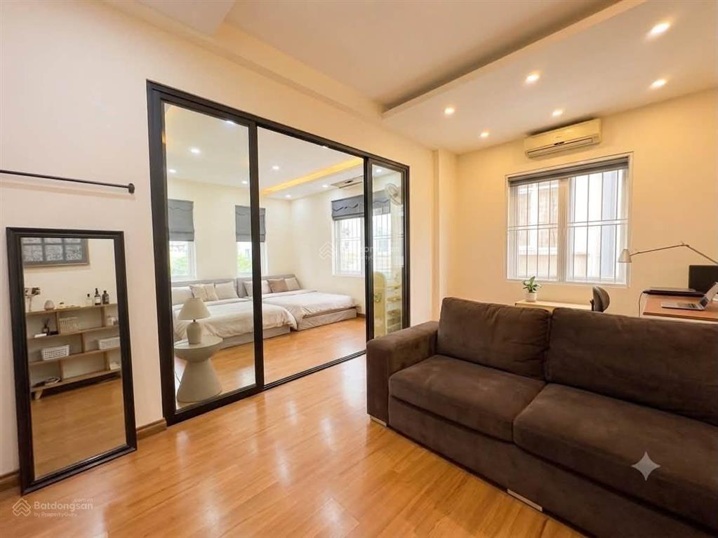Dt khủng! cho thuê nhà phân lô trần quốc hoàn, oto tránh, 120m2, vừa ở vừa làm vp, kdol, dạy học.