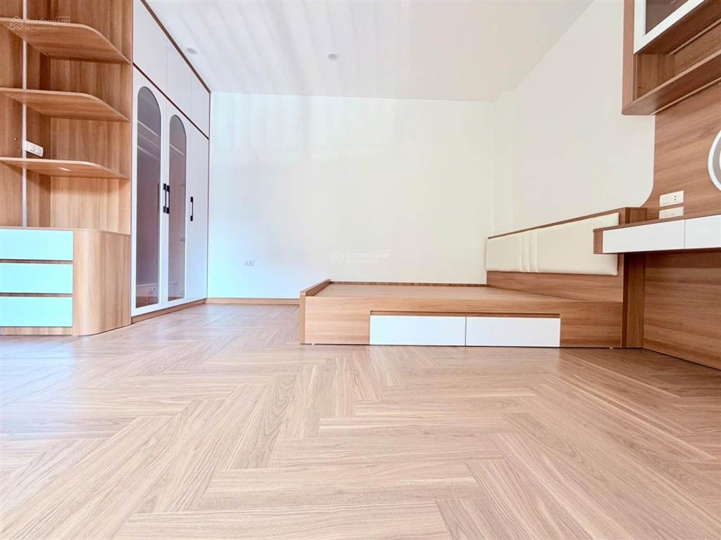Phân lô! cho thuê nhà ngõ 10 nghĩa đô, 76m2, 5t, ô tô tránh, làm vp, spa, trung tâm đào tạo...
