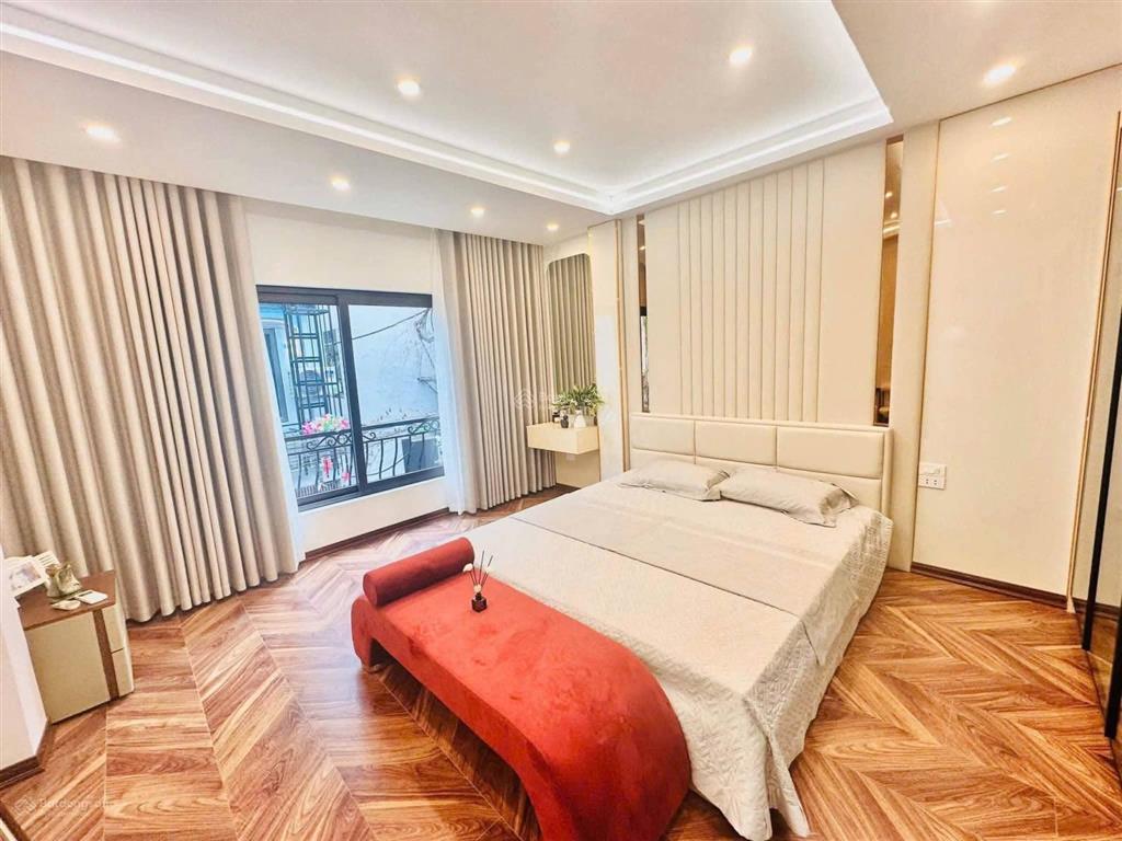 Thang máy, ô tô, mới! cho thuê nhà nguyễn khánh toàn, 50m2, 6t, vừa ở vừa làm vp, spa, kdol.