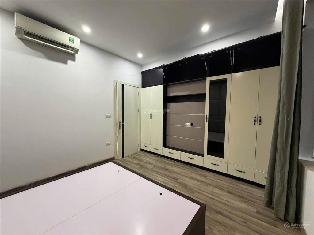 Oto tránh! cho thuê nhà riêng phân lô ngõ 180 hoàng quốc việt, 55m2, 5t, làm vp, spa, dạy học.