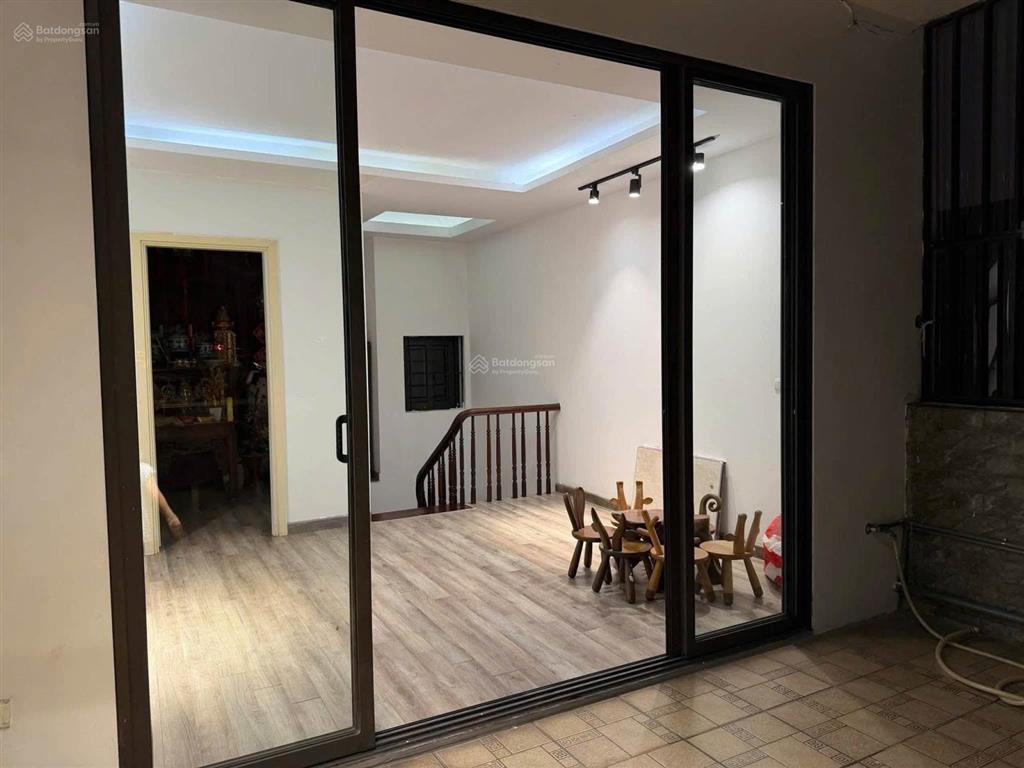 Oto tránh! cho thuê nhà riêng phân lô ngõ 180 hoàng quốc việt, 55m2, 5t, làm vp, spa, dạy học.
