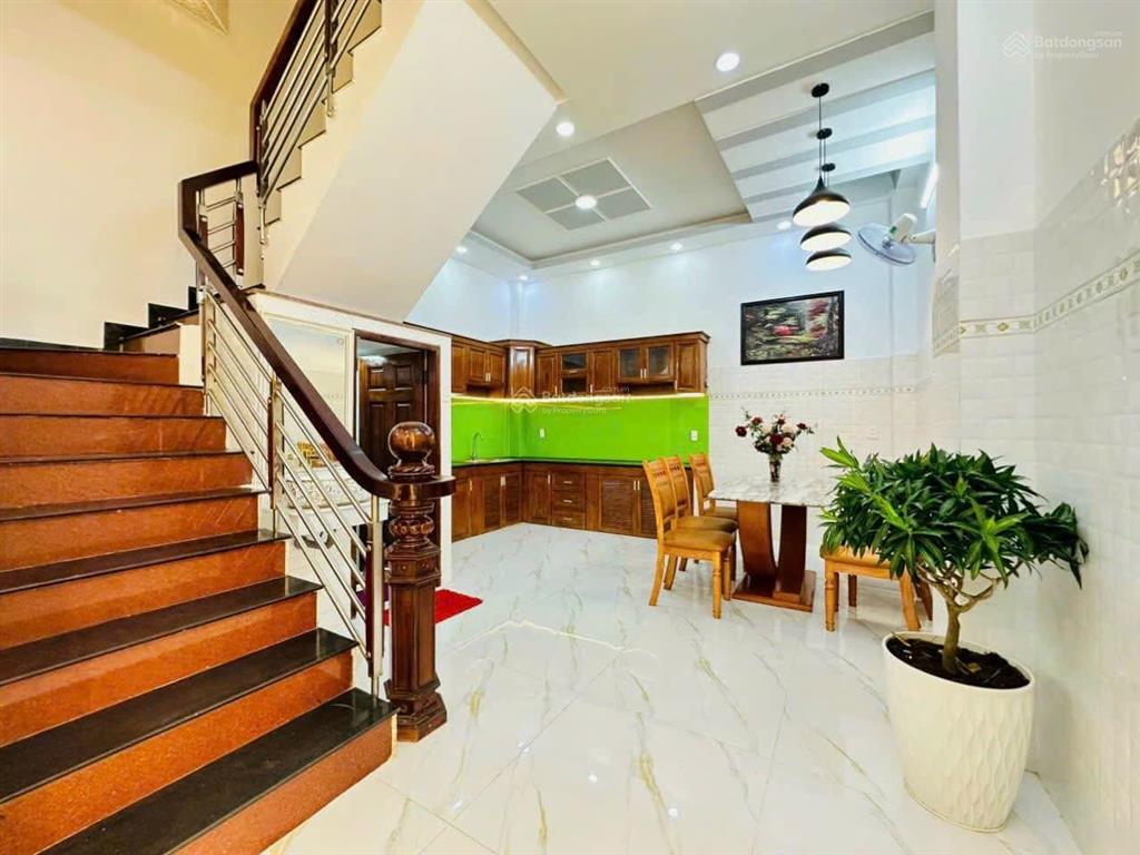 Oto tránh! cho thuê nhà nguyên căn ngõ 2 trung kính, 50m2, 6t, vừa ở vừa làm vp, spa, dạy học.