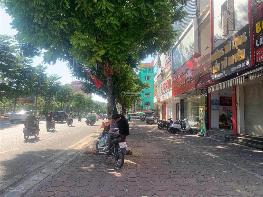 Vỉa hè rộng! cho thuê nhà mặt phố hoàng quốc việt, 50m2, 5t, thông sàn, kinh doanh đa dạng.