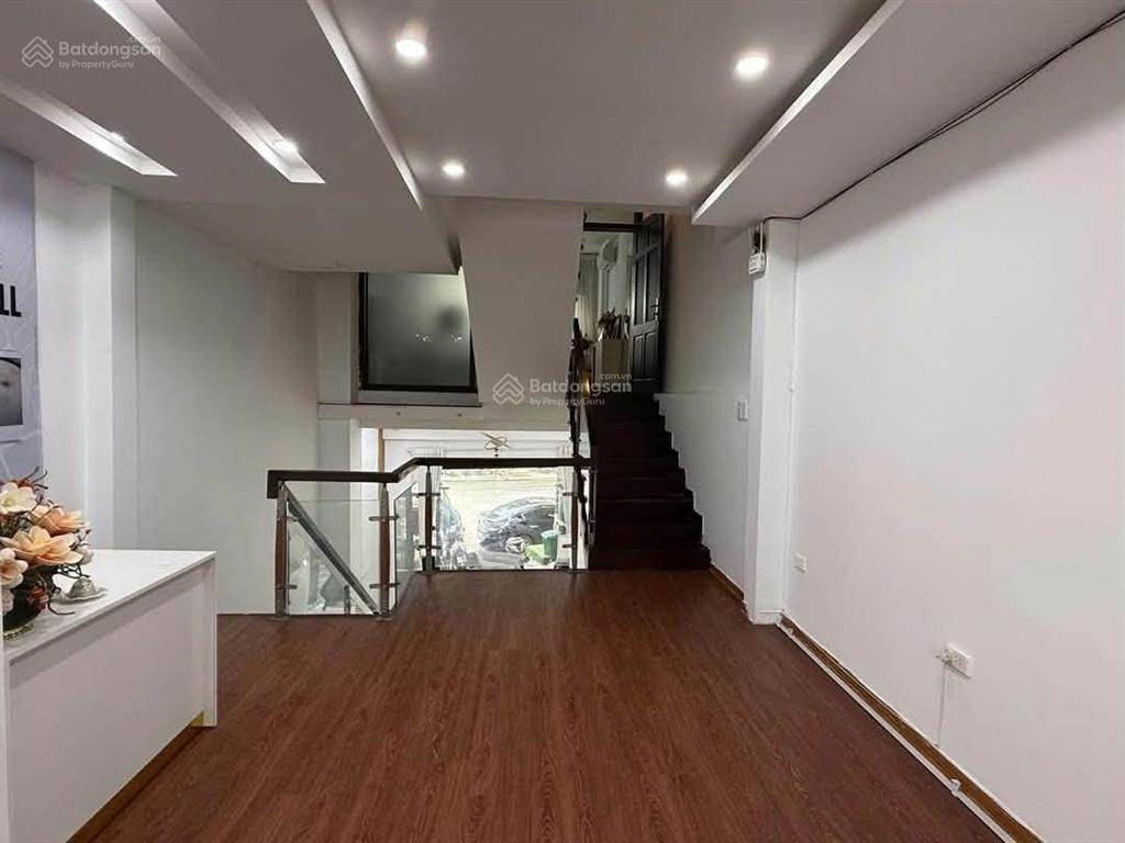 Mới tinh, full đồ ! cho thuê nhà mặt phố hoa bằng, 50m2, 5t, vừa ở vừa kinh doanh đa dạng.