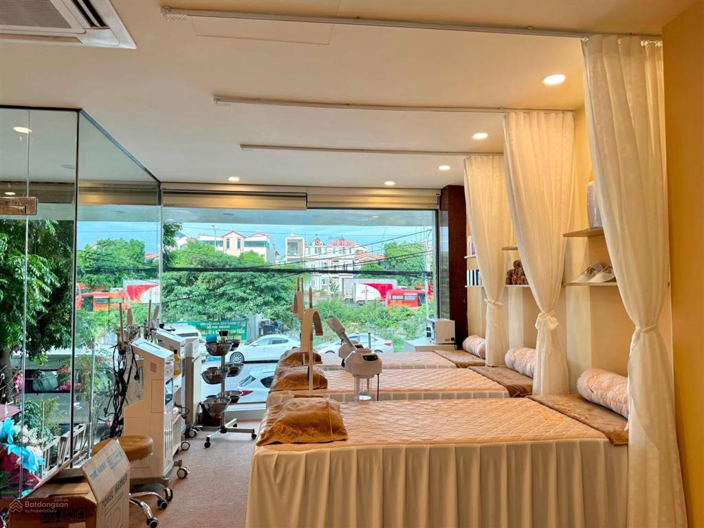 View công viên! cho thuê nhà mặt phố khu vũ phạm hàm, 82m2, 5t, mt5m, làm spa, cafe, phòng khám, vp