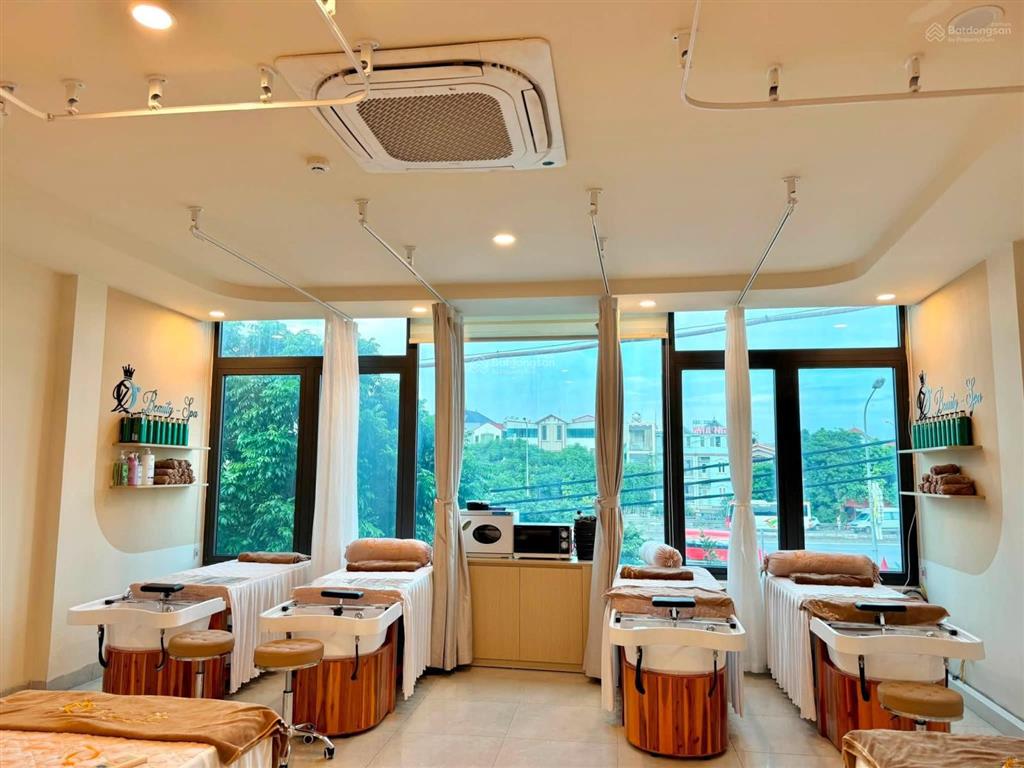 View công viên! cho thuê nhà mặt phố khu vũ phạm hàm, 82m2, 5t, mt5m, làm spa, cafe, phòng khám, vp