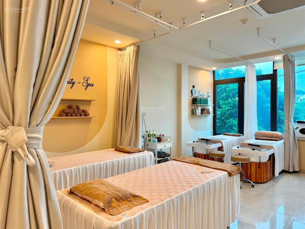 View công viên! cho thuê nhà mặt phố khu vũ phạm hàm, 82m2, 5t, mt5m, làm spa, cafe, phòng khám, vp
