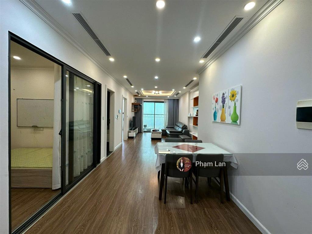 Căn 2pn rộng 82m2  view sông  tầng cao 2x giá tốt sunshine riverside 8,2 tỷ bao hết phí