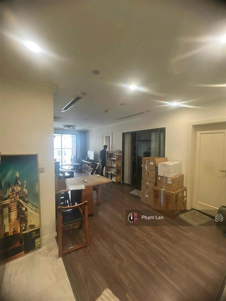 Chủ nhà ngộp bank cần bán gấp  căn 2pn 61m2 giá 5,65 tỷ  view mát k tâm linh  nhanh thì còn