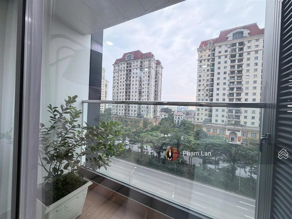 Bán căn hộ 2pn 95m² skyline west lake  full đồ đẹp  căn hộ mới bàn giao về ở ngay chỉ 130tr/m2