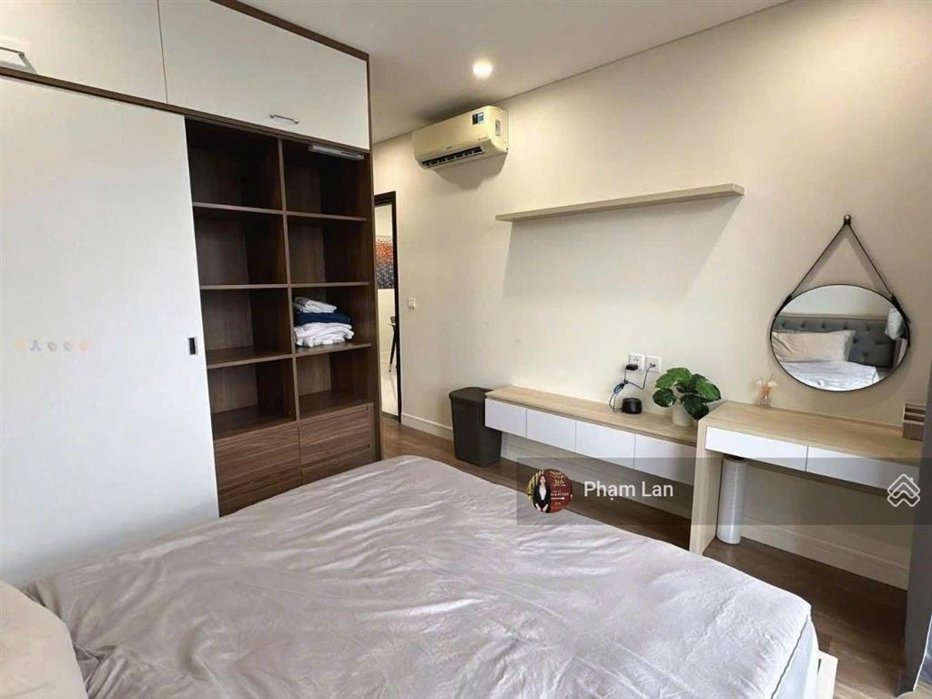 Bán căn hộ 2pn  view hồ tầng cao  ngắm pháo hoa tại căn hộ  giá 10,3 tỷ bao phí  bán nhanh