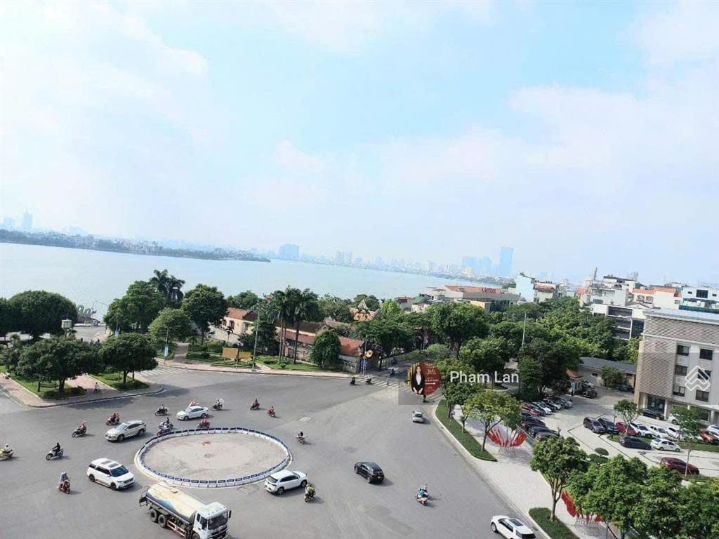 Bán căn hộ 2pn  view hồ tầng cao  ngắm pháo hoa tại căn hộ  giá 10,3 tỷ bao phí  bán nhanh