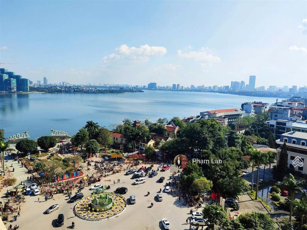 Bán căn hộ 2pn  view hồ tầng cao  ngắm pháo hoa tại căn hộ  giá 10,3 tỷ bao phí  bán nhanh