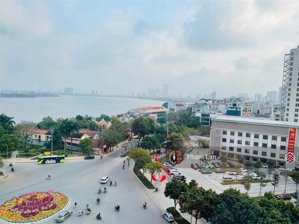 Bán căn hộ 2pn  view hồ tầng cao  ngắm pháo hoa tại căn hộ  giá 10,3 tỷ bao phí  bán nhanh