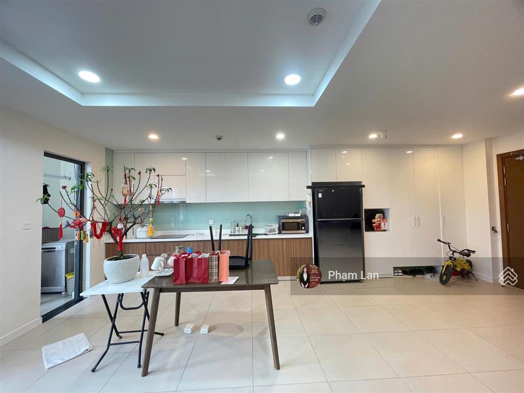 3pn kosmo tây hồ 101m2  tòa centro, tầng trung view hồ  full đồ  giá tốt 11,8 tỷ