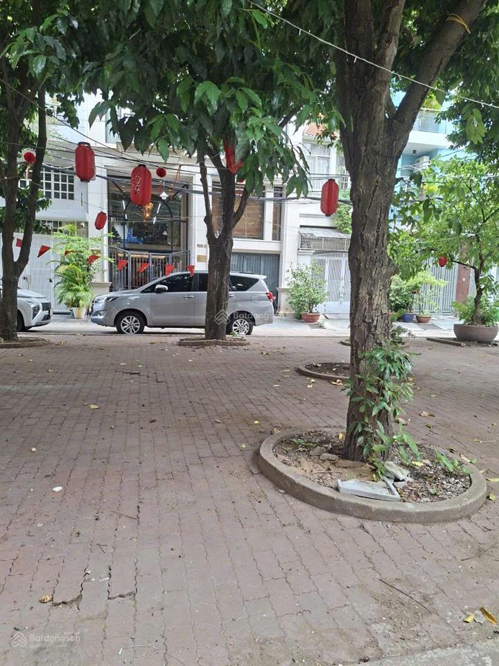 Cho thuê nhà nguyên căn hẻm 2 xe tải tránh nhau 118/49 bạch đằng, p. bình thạnh, 4pn, 3wc, 22tr/th