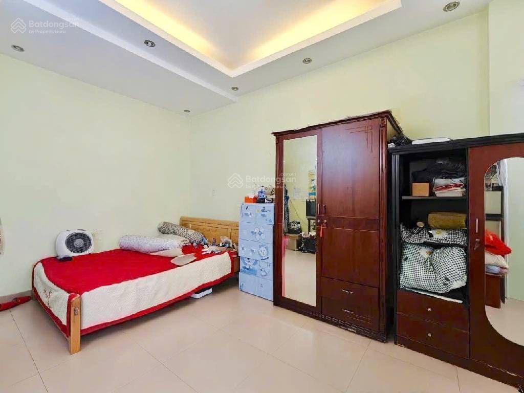 Bán nhà đô đốc long gần chợ tân hương tân phú  3 tầng (56m2)  hẻm xe hơi thông  đầy đủ tiện ích