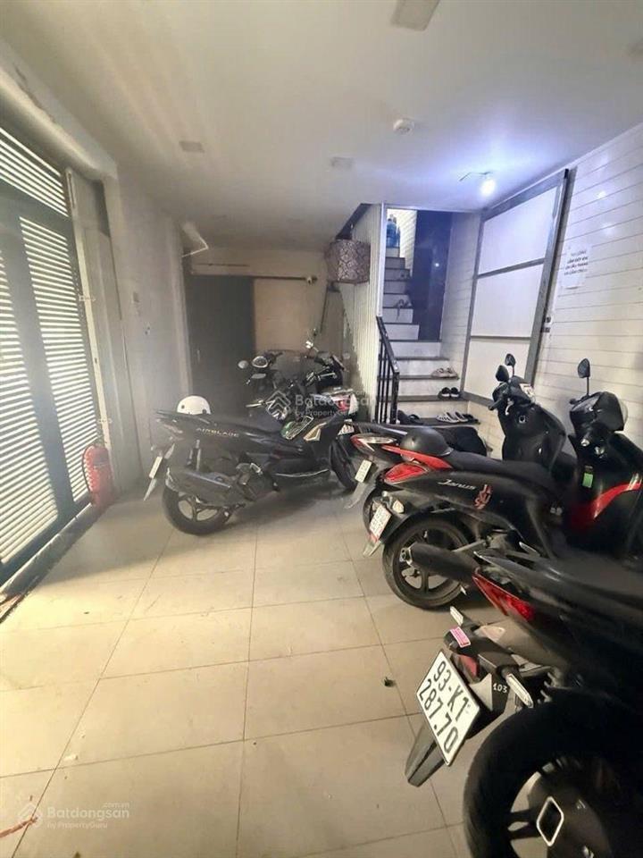 Góc 2 mtkd 6 tầng không lộ giới khu vip bàu cát  khoán 50tr/tháng  gần chợ  khu an ninh