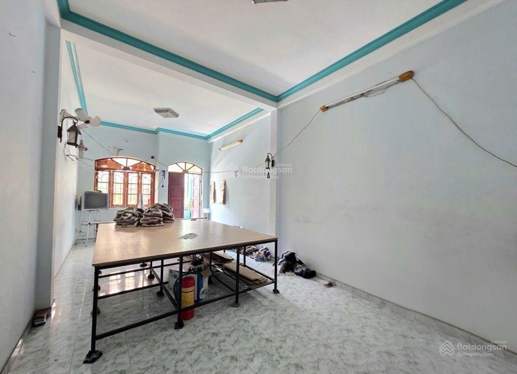 Khuông việt tân phú 3 tầng đúc  4x19m đường 10m có lề khu dân trí cao  giáp tân bình