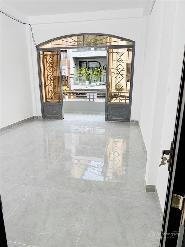 1/ ngay đầm sen , hoà bình 3 tầng đúc  52m2  hẻm 8m kinh doanh buôn bán tốt an ninh  giáp q11