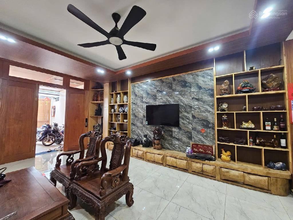 Mtkd sầm uất bàu cát , ca văn thỉnh  5 tầng ngang 5m (140m2)  thang máy  nội thất cao cấp