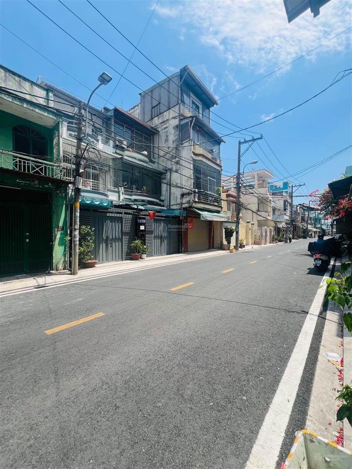 Ngang 4m5, 85m2, ngay hoà bình giáp q11 đầm sen  đường 10m có vỉa hè  thích hợp ở kinh doanh
