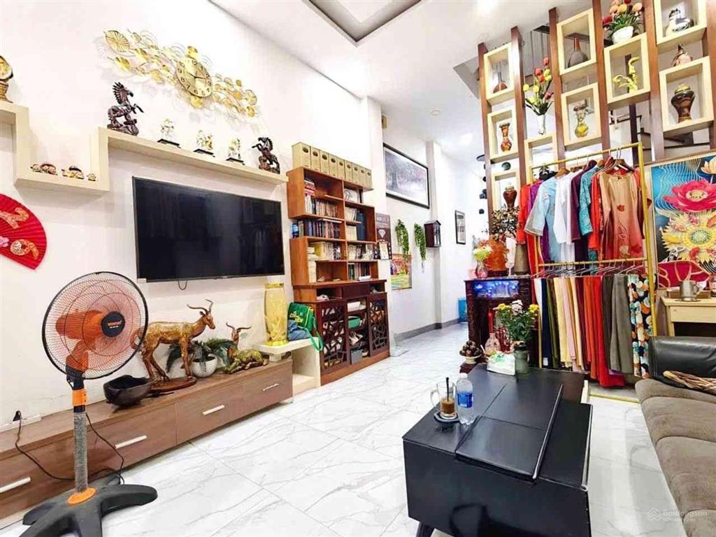 Mtnb ngay tô hiệu tân phú gần đầm sen hoà bình  5 tầng khu phân lô đỗi diện công viên  60m2