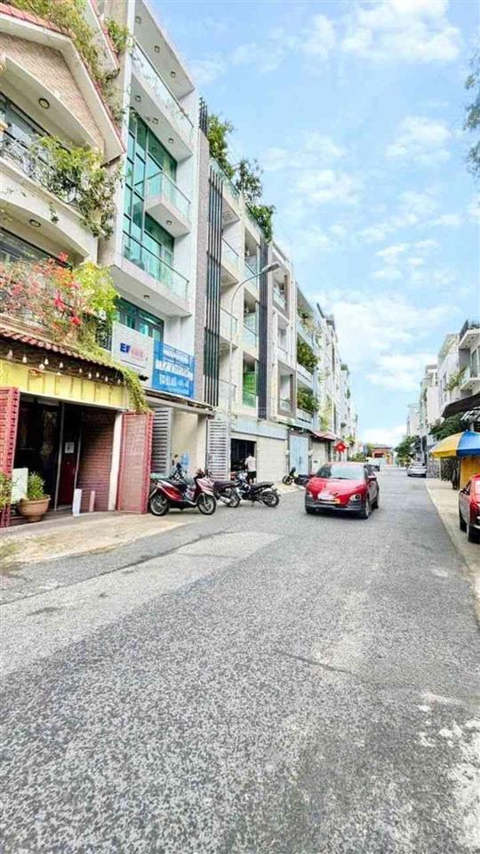 Mtnb ngay tô hiệu tân phú gần đầm sen hoà bình  5 tầng khu phân lô đỗi diện công viên  60m2