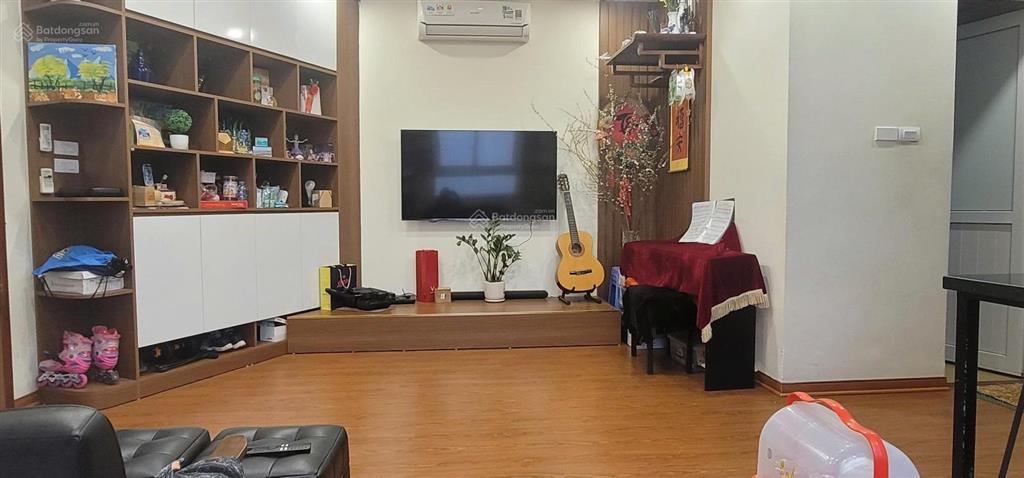 Bán nhanh căn tầng trung 72m22n2vsban công nfull nội thất  0368 562 ***