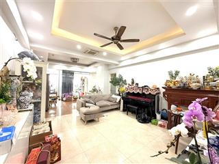 Bán gấp căn hộ dream town, 6 tỷ, 93 m2, 3pn, 2wc, đầy đủ tiện ích