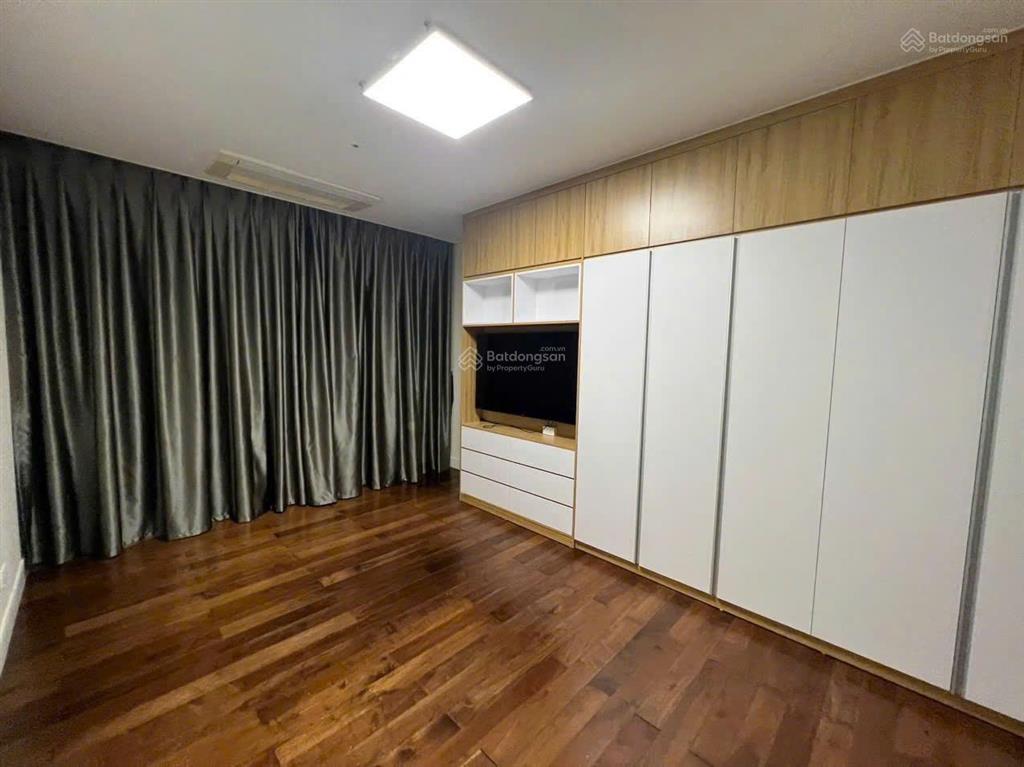 Bán căn hộ 3n2vs 120m2 ban công đn sổ đỏ giá 11 tỷ  0368 562 ***