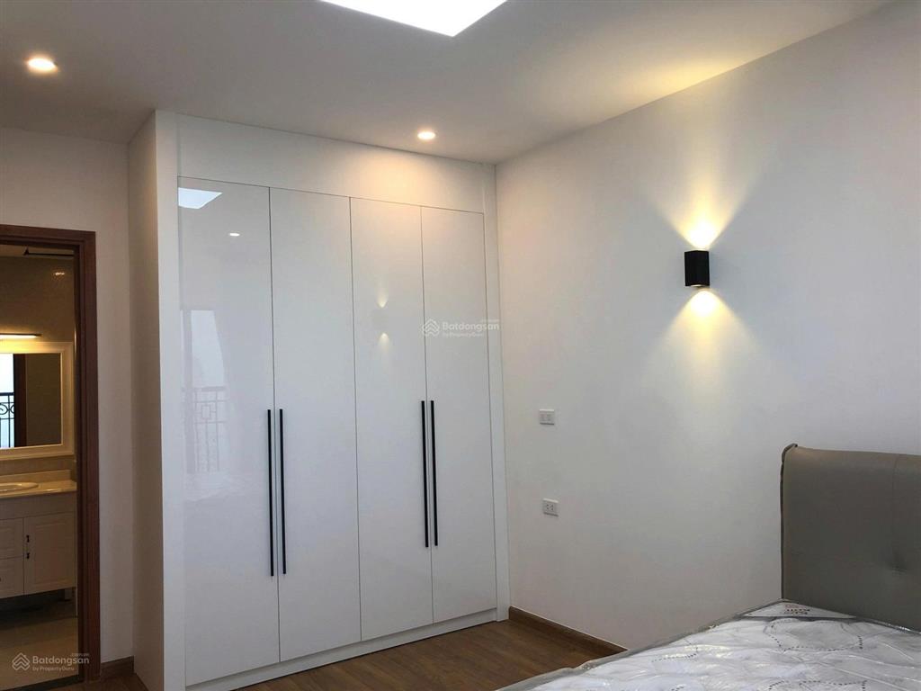 Chính chủ gửi bán căn hộ 2n2vs 82m2 ban công đn tại ct8 emerald giá 7 tỷ  0368 562 ***