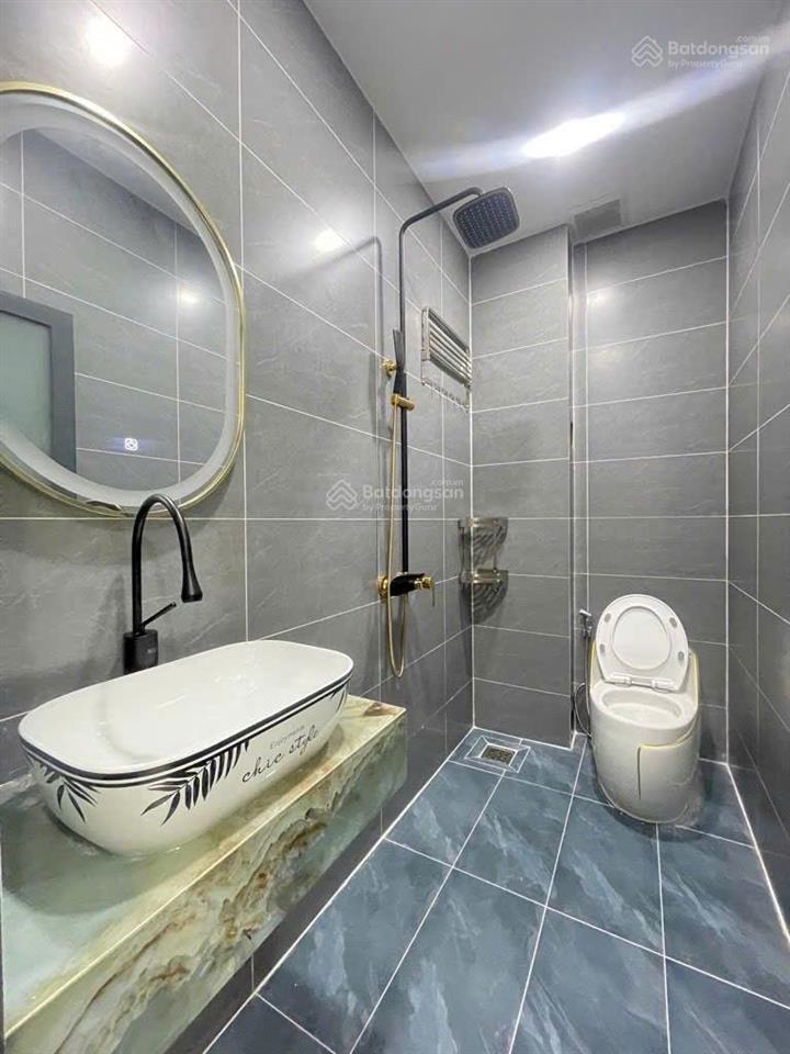 Nhà mới 100% 4 tầng  hẻm xe tải 6m thông  thới an, q12