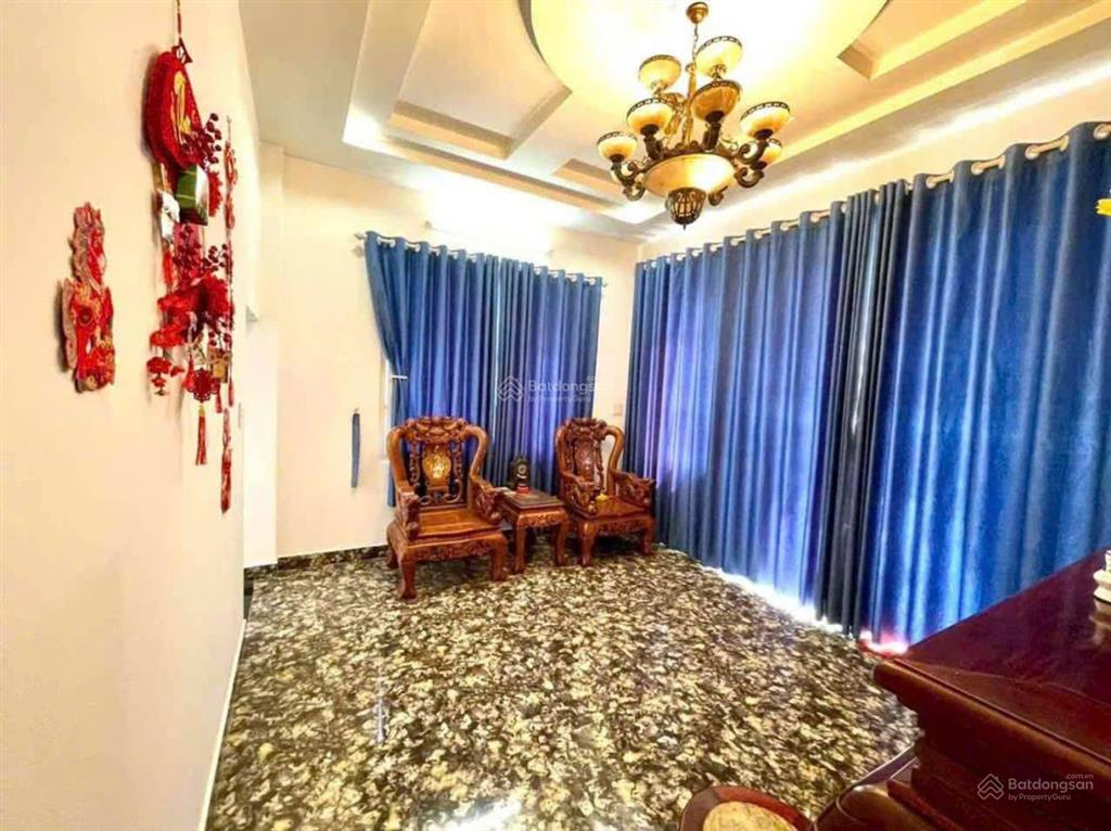Chủ định cư nước ngoài, giảm từ 16 tỷ còn 10 tỷ biệt thự sân vườn quận 12