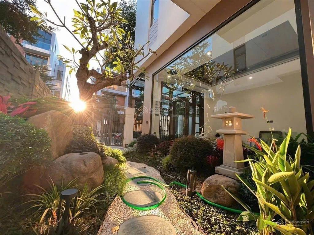 Cặp liền kề vinhomes saigon park  vốn 30% sở hữu ngay  mặt đường 19m, đối diện công viên