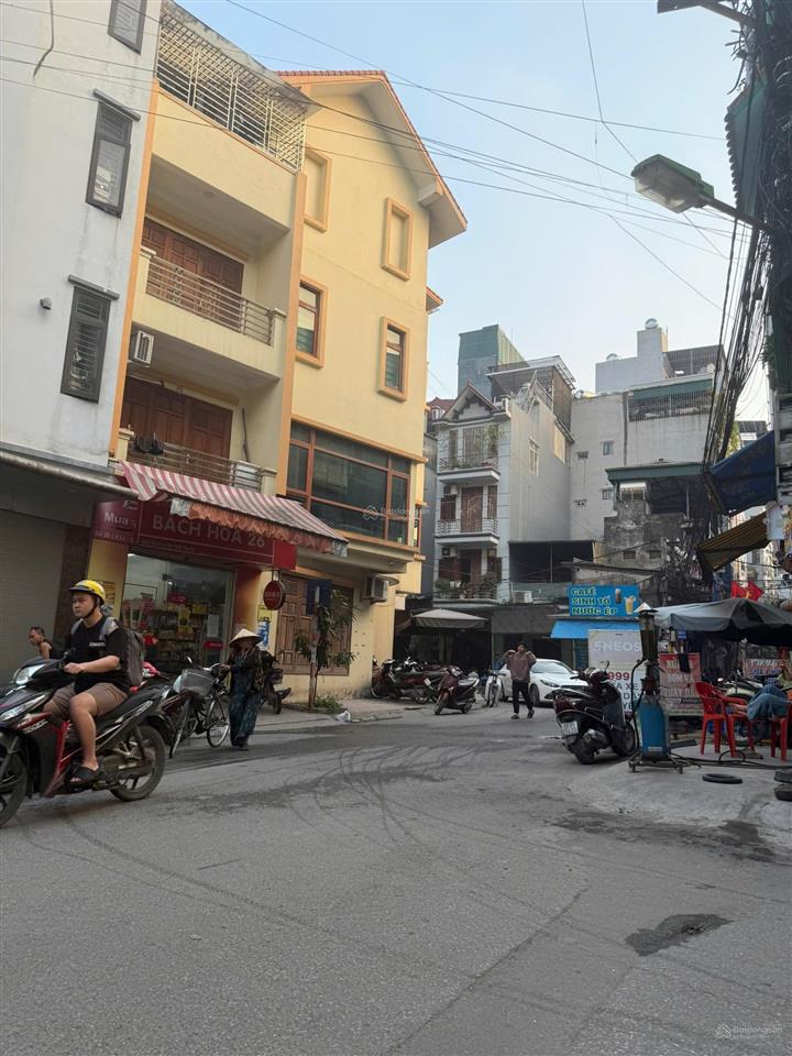 Hiếm! bán đất tặng nhà 2 tầng 3 ngủ  gara oto  đường oto tránh  dt 55m2  giá 12 tỷ yên xá