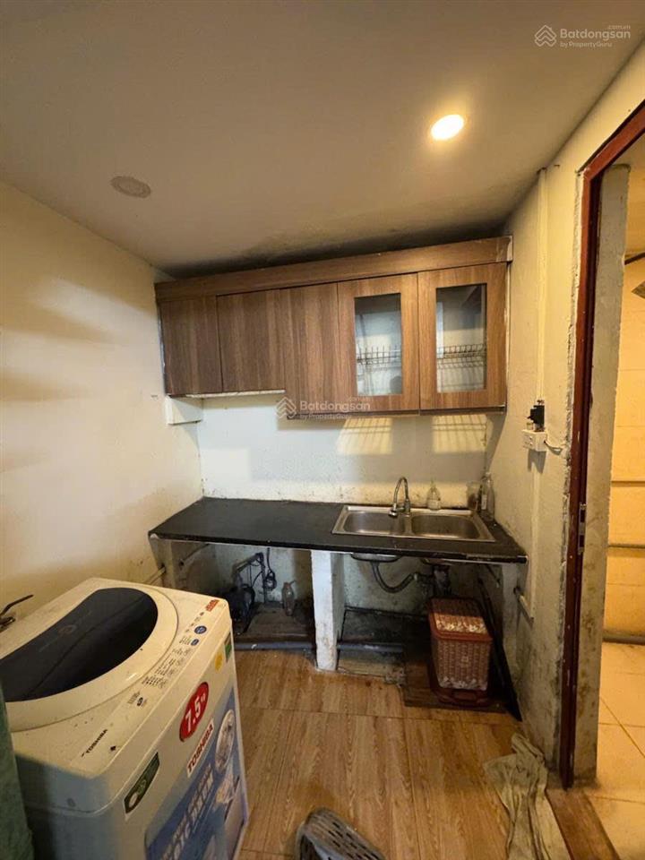 Bán nhà thái hà 30m2 x 2,5 tầng, mặt tiền 3,6m. ngõ thông, ô tô đỗ cách nhà 20m. sát hồ hoàng cầu