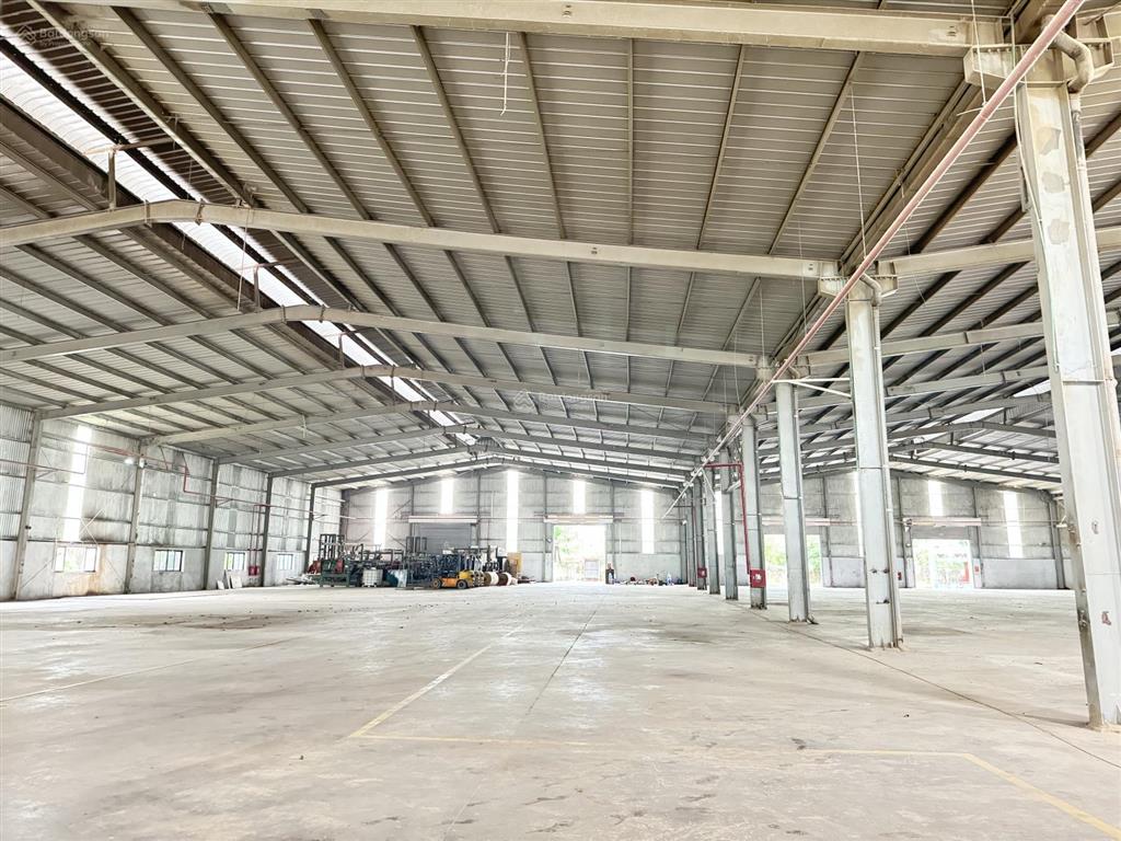 Cho thuê kho xưởng kcn lương sơn  hòa bình. dt 4000m²