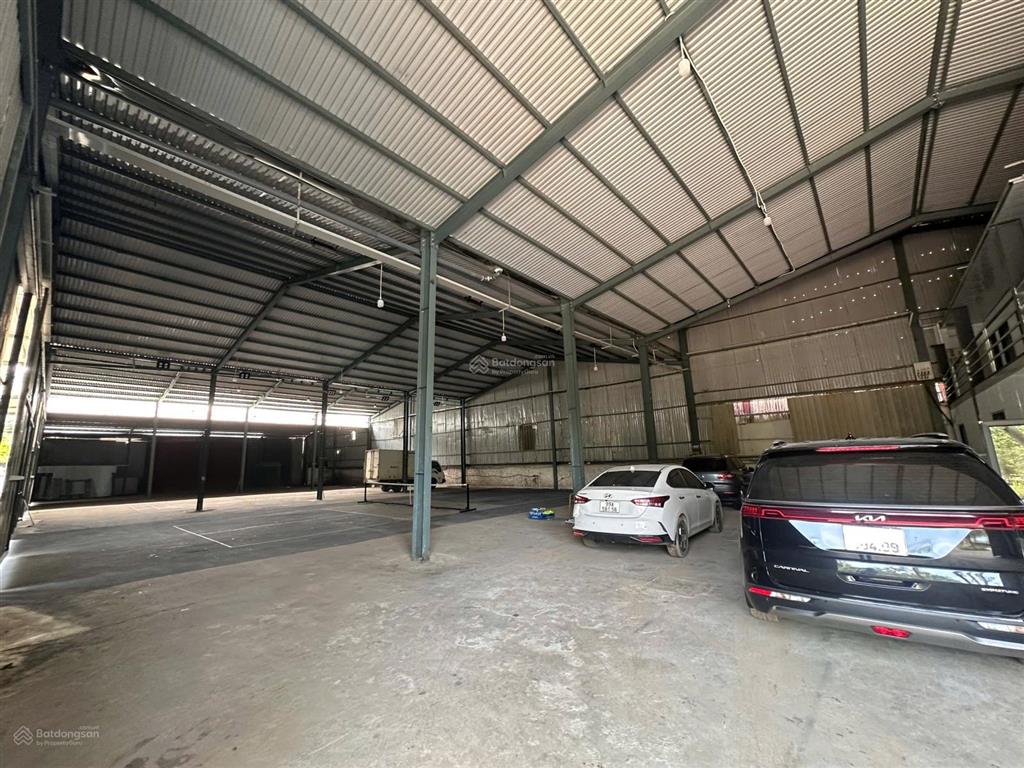 Cho thuê 1300m2 kho xưởng mặt đại lộ thăng long  quốc oai (gần kcn thạch thất)