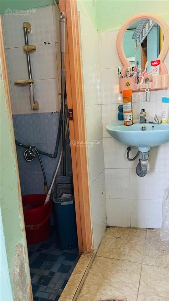 Bán nhà 61,6m2 căn 2 mt hẻm rộng 1,5m đường cao văn bé, cách biển hòn chồng khoảng 400m giá 2tỷ550