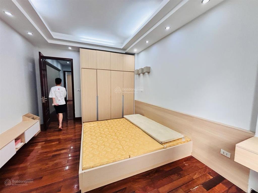 Siêu hiếm cầu giấy, 65m2 x 5 tầng, 10m ra ô tô, giá chỉ hơn 200tr/m2, giá cực hiếm cầu giấy