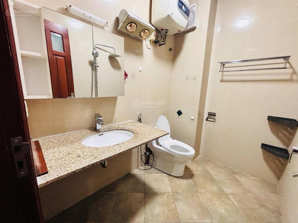Siêu hiếm cầu giấy, 65m2 x 5 tầng, 10m ra ô tô, giá chỉ hơn 200tr/m2, giá cực hiếm cầu giấy