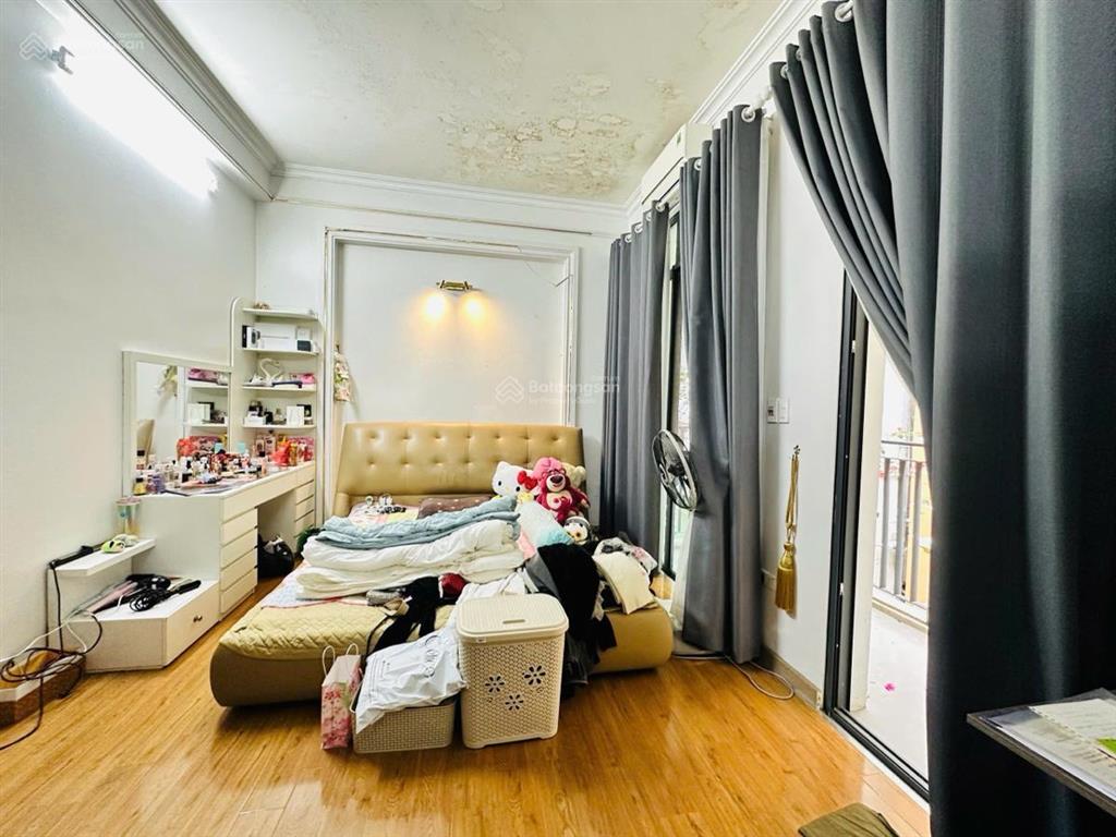 Chủ giảm 2tỷ cho khách thiện chí, nhà đẹp cầu giấy 86m, nhỉnh 26tỷ,ô tô vào nhà, vị trí cực đỉnh