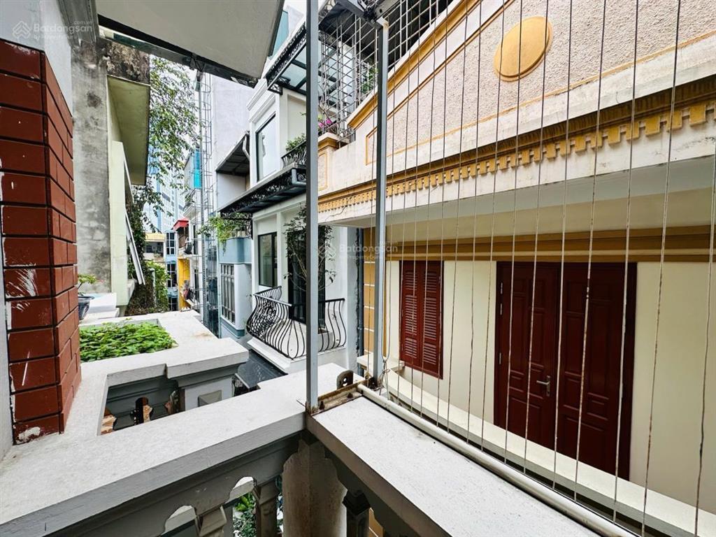 Chủ giảm 2tỷ cho khách thiện chí, nhà đẹp cầu giấy 86m, nhỉnh 26tỷ,ô tô vào nhà, vị trí cực đỉnh