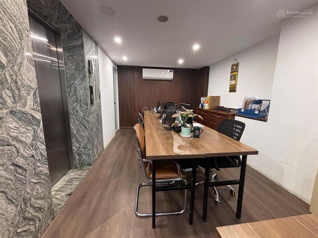 Hiếm,trần quốc hoàn, ô tô tránh, kinh doanh, 79m, nhỉnh 30tỷ, cạnh đh sư phạm, siêu hót