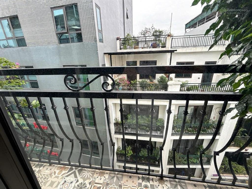 Hiếm,mặt phố cầu giấy, gần 100m , hơn 40tỷ, nói không với quy hoạch, kinh doanh, đẳng cấp nhất phố